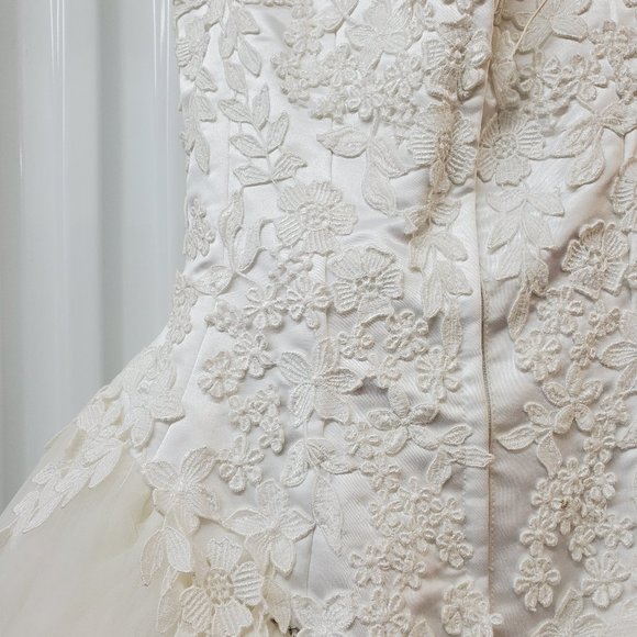 "Dreamy Ballerina Ballgown" - Picture 5 of 12